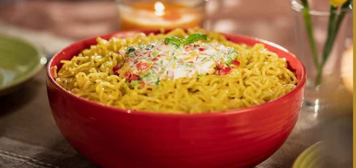 Cheese Garlic Maggi Recipe – creamy street-style Maggi with roasted garlic
