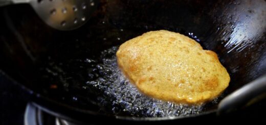 Poori Recipe Without Salt golden puffed Indian bread